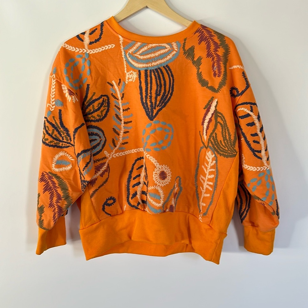 J.NNA sweatshirt